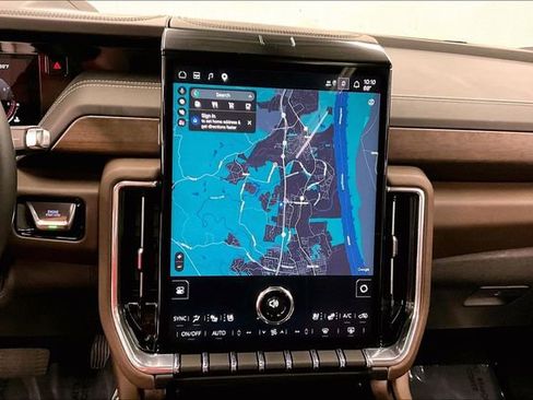 Used 2025 GMC Yukon XL Denali Ultimate AWD/4WD image 31