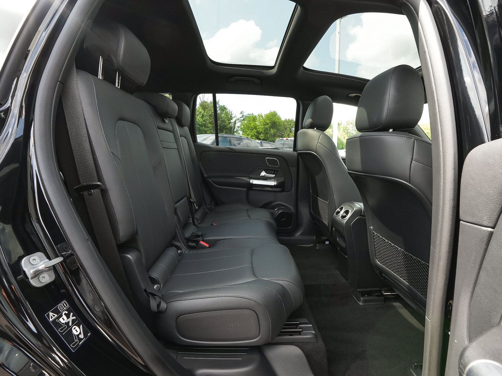 Used 2023 Mercedes-Benz EQB 300 4MATIC w/ Pinnacle Package image 46