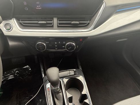 Used 2025 Chevrolet Trax LT image 36