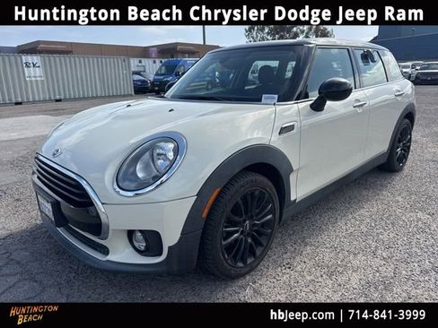 Used 2017 MINI Cooper Clubman FWD image 1