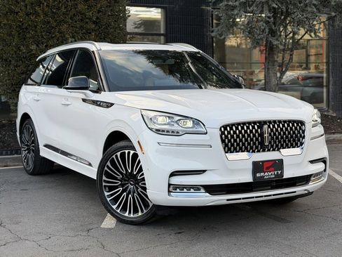 Used 2023 Lincoln Aviator Black Label w/ Class IV Trailer Tow Package image 7