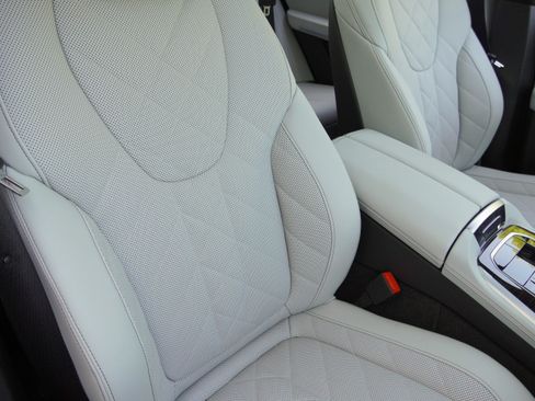 Used 2026 BMW X5 xDrive40i w/ Executive Package AWD/4WD image 13