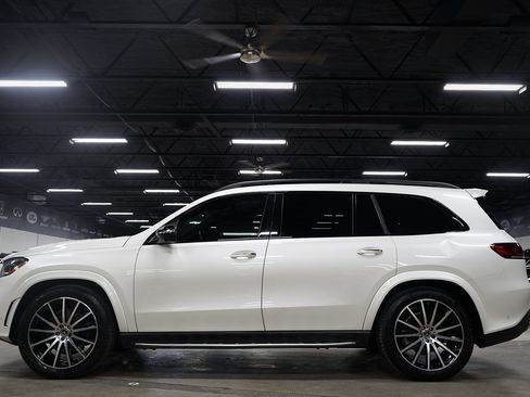 Used 2023 Mercedes-Benz GLS 450 4MATIC image 2