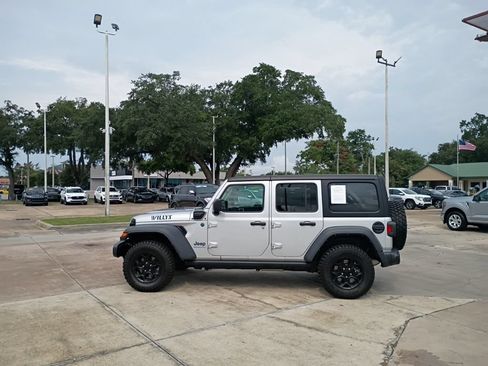 Used 2023 Jeep Wrangler Unlimited AWD/4WD image 2