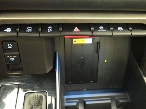 Used 2022 Toyota Tundra Limited image 35