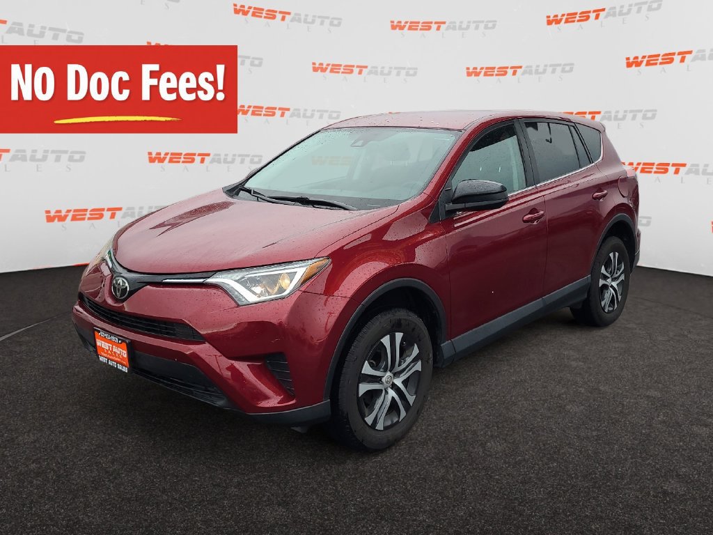 Used 2018 Toyota RAV4 LE AWD/4WD image 1
