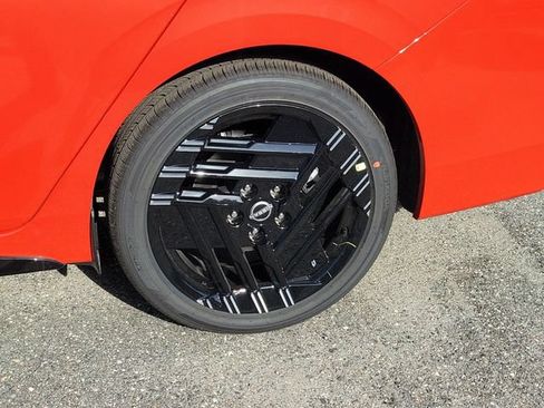 New 2026 Nissan Sentra SR w/ Floor Mat Package FWD image 5