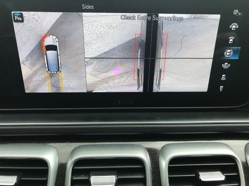 Used 2021 Mercedes-Benz GLS 450 4MATIC image 28