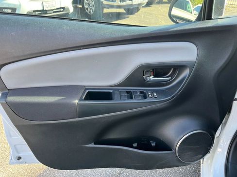 Used 2015 Toyota Yaris LE image 9