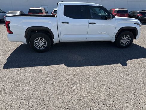 Used 2022 Toyota Tundra SR5 w/ Convenience Package RWD image 6