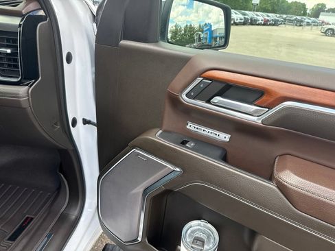 Used 2023 GMC Sierra 1500 Denali w/ Denali Reserve Package AWD/4WD image 15