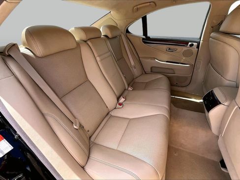 Used 2017 Lexus LS 460 w/ Comfort Package RWD image 20