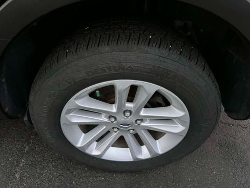 Used 2013 Ford Explorer XLT image 25