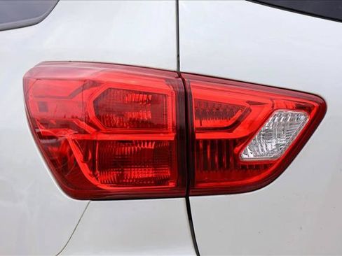 Used 2017 Nissan Pathfinder Platinum w/ Cargo Package AWD/4WD image 11