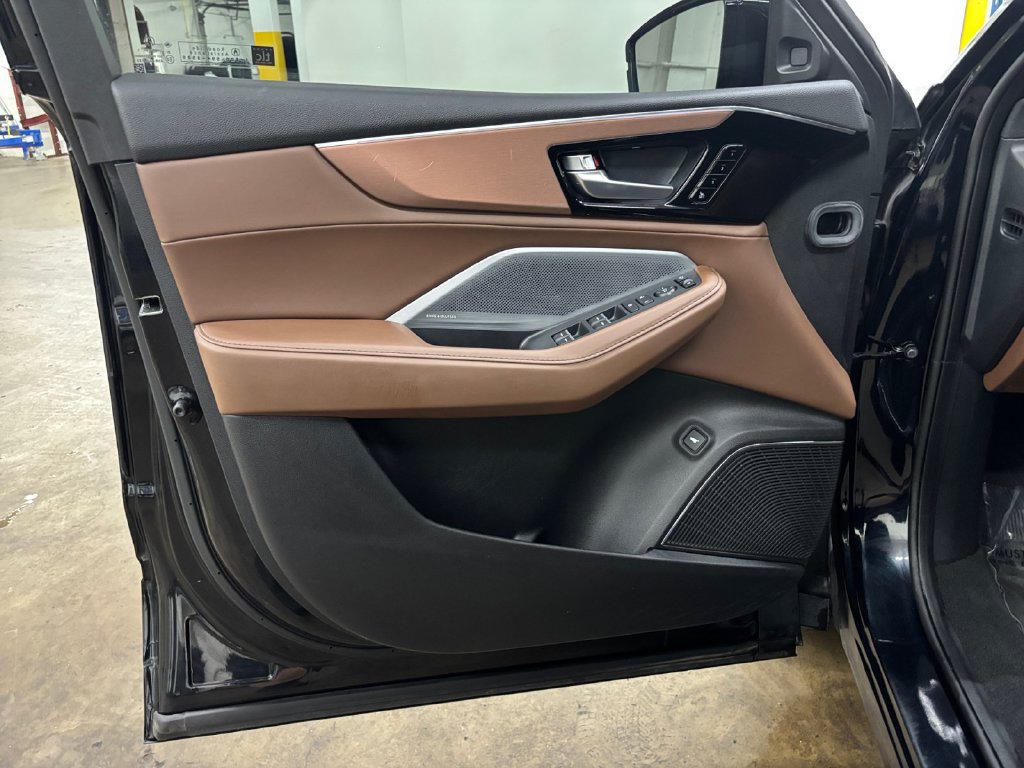 Certified 2025 Acura MDX w/ Technology Package AWD/4WD image 11