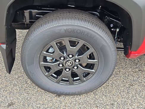 New 2026 Toyota 4Runner SR5 AWD/4WD image 17