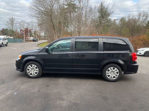 Used 2017 Dodge Grand Caravan SE w/ Power Window Group image 9