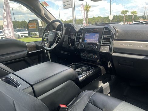 Used 2019 Ford F250 Lariat w/ Lariat Ultimate Package AWD/4WD image 18