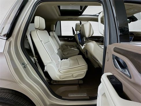 Used 2021 GMC Yukon Denali w/ Denali Premium Package image 28