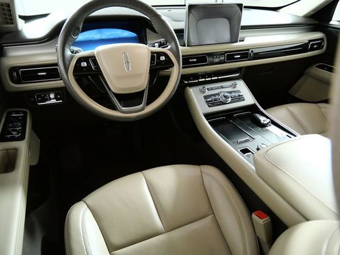 Certified 2021 Lincoln Aviator AWD w/ Elements Package image 4