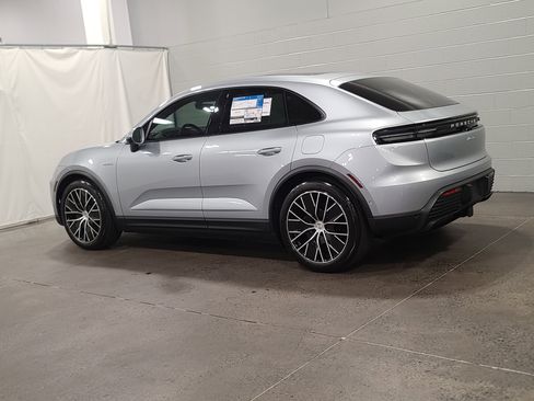 New 2026 Porsche Macan Electric image 3