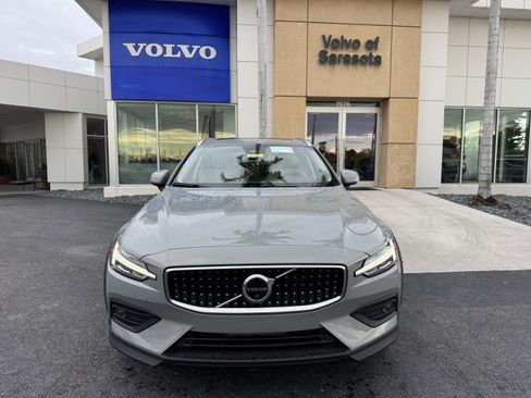 New 2026 Volvo V60 B5 Cross Country Plus w/ Protection Package Premier image 8