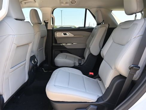 New 2025 Ford Explorer Active w/ Active Comfort Package image 45