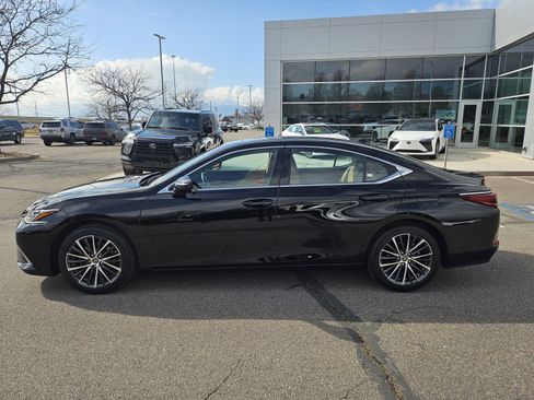 Used 2025 Lexus ES 350 w/ Premium Package image 9