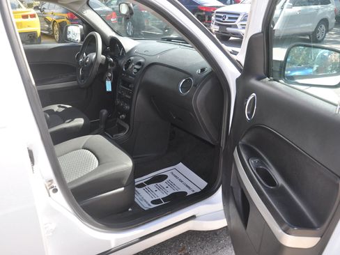 Used 2010 Chevrolet HHR LS image 8