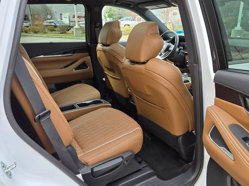 Certified 2026 INFINITI QX60 Autograph w/ Dark Cargo Package image 18