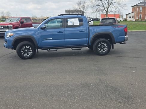 Used 2019 Toyota Tacoma TRD Off-Road image 4