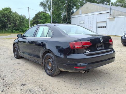 Used 2017 Volkswagen Jetta SE FWD image 6