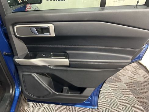 Used 2020 Ford Explorer XLT w/ Equipment Group 202A image 13