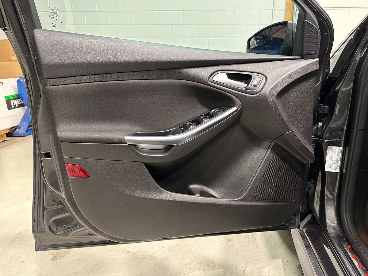 Used 2016 Ford Focus ST FWD image 21