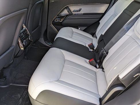 New 2025 Land Rover Range Rover Sport Dynamic SE image 17