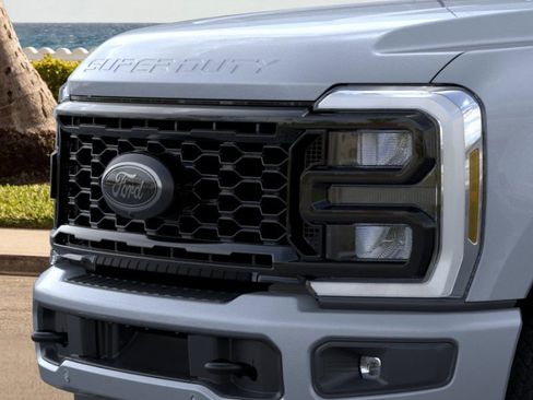 New 2026 Ford F250 Lariat w/ Black Appearance Package image 17