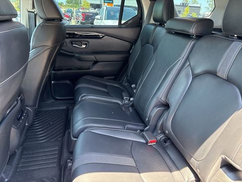 Used 2025 Honda Pilot EX-L image 17