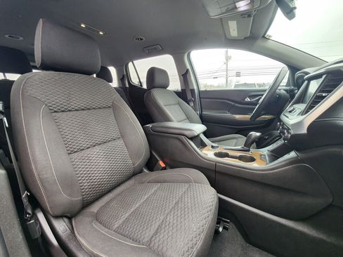 Used 2017 GMC Acadia SLE image 39