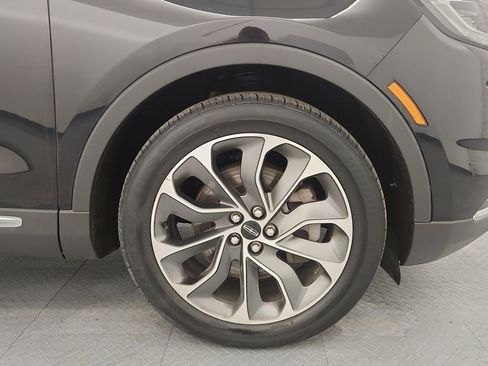 Used 2022 Lincoln Nautilus Reserve w/ Luxury Package image 28