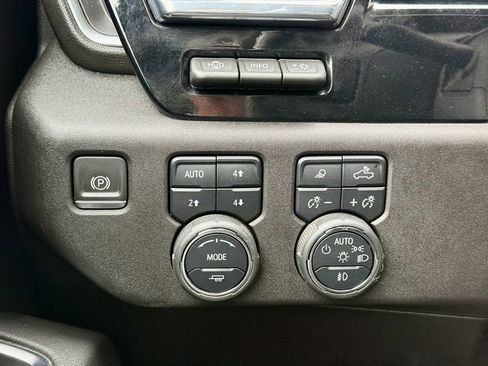 Used 2024 Chevrolet Silverado 2500 LTZ w/ LTZ Premium Package image 28