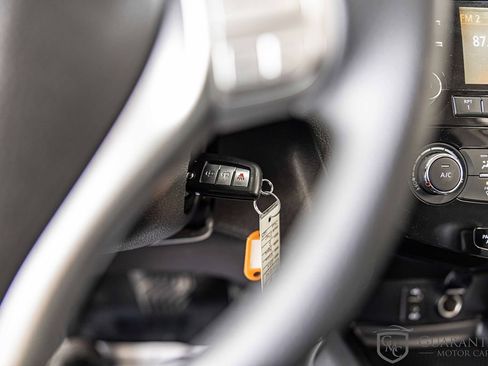 Used 2016 Nissan Rogue S image 23