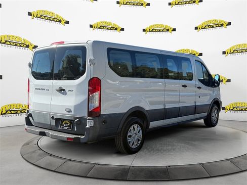 Used 2017 Ford Transit 350 XLT image 5