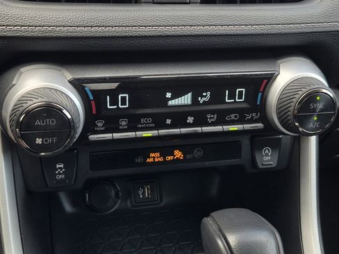 Used 2024 Toyota RAV4 XLE FWD image 20