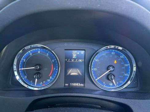 Used 2018 Toyota Corolla XSE image 9