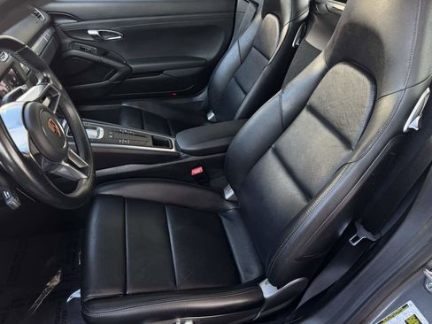 Used 2019 Porsche 718 Cayman RWD image 18