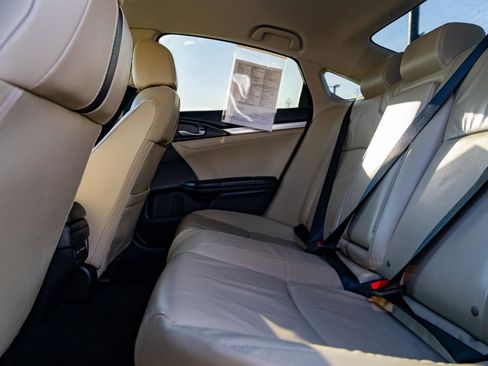 Used 2016 Honda Civic Touring image 18