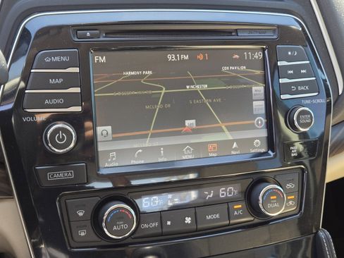 Used 2016 Nissan Maxima Platinum image 18