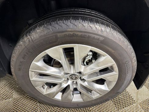 Used 2024 Toyota RAV4 XLE Premium image 21