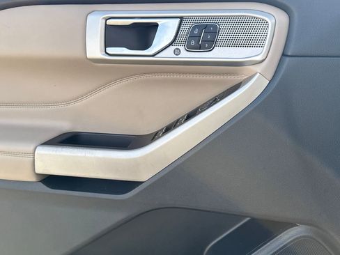 Used 2023 Ford Explorer Limited w/ Equipment Group 301A image 22