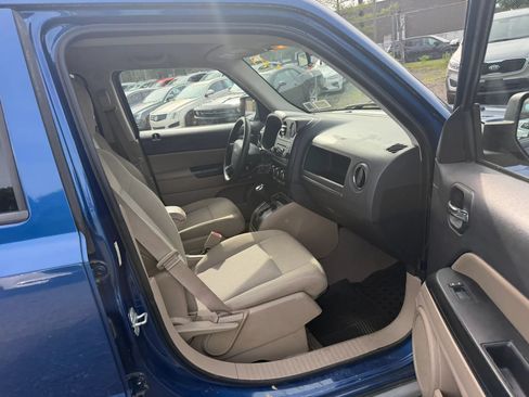 Used 2010 Jeep Patriot Sport AWD/4WD image 23
